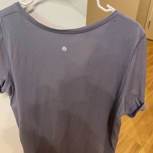 Lululemon love crew v neck top